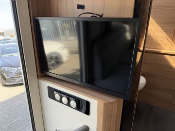 Adria MATRIX 600 DT Nav | Zonnepaneel | Hefbed